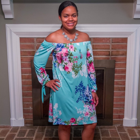 BNWOT👗It Was Mint To Be👗 -Off the shoulder dress - Picture 3 of 3